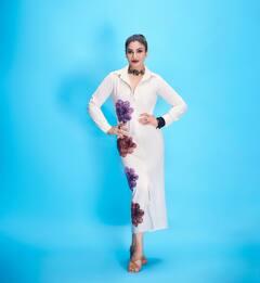 Raveena Tandon photo: વ્હાઈટ આઉટફીટમાં રવિના ટંડનનો જોવા મળ્યો કાતિલ અવતાર