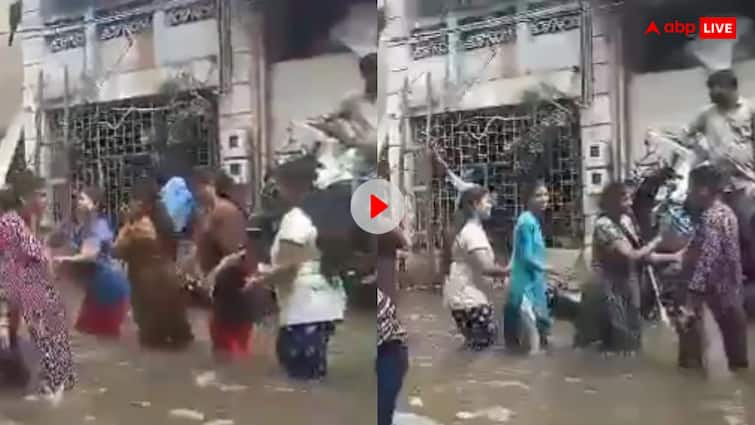 Gujrat Flood People played Garba in flood water in Vadodara Gujarat Video goes viral वडोदरा के लोगों ने गली में जमा पानी में किया गरबा, वीडियो हुआ वायरल