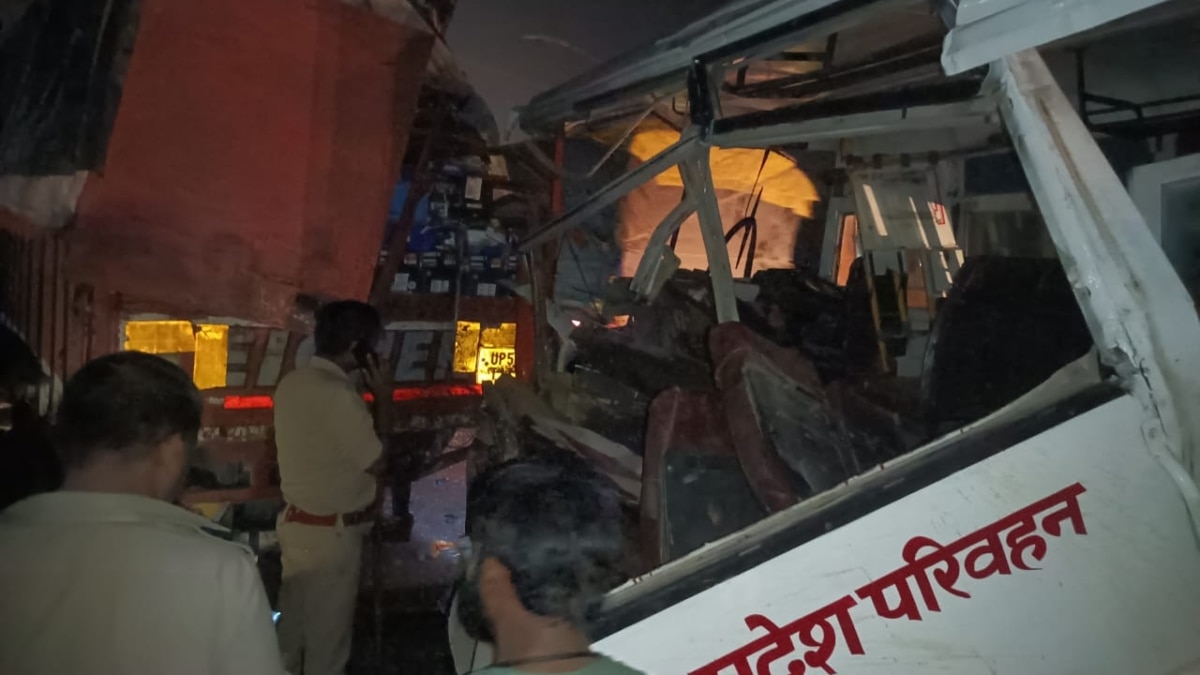 Basti Road Accident: बस और डीसीएम की जोरदार भिड़ंत, पुलिस भर्ती परीक्षा देकर घर लौट रहे अभ्यार्थी समेत कई घायल