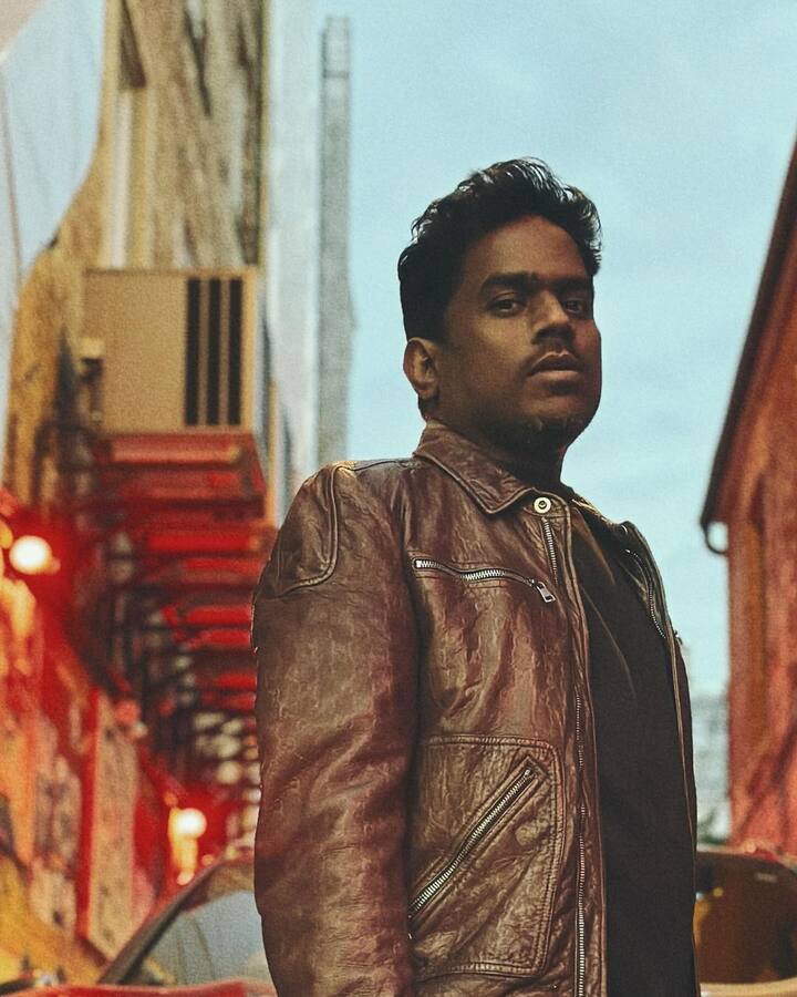 இவ்வளவு ஆண்டு கால இசை பயணத்தில் புதிய கீதை படத்திற்கு பின் தி கோட் படத்தின் மூலம் இரண்டாவது முறை விஜய்யுடன் இணைந்துள்ளார் யுவன்.