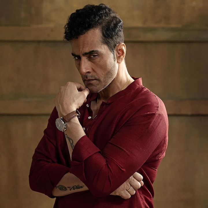 Let us tell you that recently Vanraj i.e. Sudhanshu Pandey has also said goodbye to the show. The actor gave this information to his fans by sharing a video.