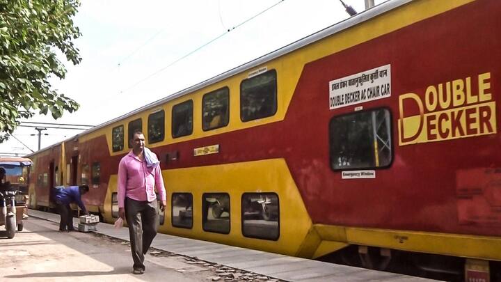 बेहतर प्रकाश व्यवस्था के लिए ऊर्जा दक्ष एलईडी लाइट लगाई गई है व कूलिंग को बेहतर बनाने के लिए डेक एरिया मे अतिरिक्त एसी वेंट का प्रावधान किया गया है.