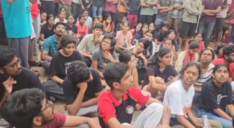 NIT college student sexually harassed: Hostel Warden  Baby resigns. NIT கல்லூரி மாணவிக்கு பாலியல் தொல்லை: விடுதி காப்பாளர் பேபி ராஜினாமா