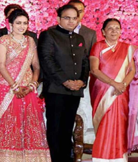 ਸ਼ਾਹ ਨੇ ਆਪਣੀ ਸਕੂਲੀ ਪੜ੍ਹਾਈ ਅਹਿਮਦਾਬਾਦ ਵਿੱਚ ਕੀਤੀ ਅਤੇ ਫਿਰ ਨਿਰਮਾ ਯੂਨੀਵਰਸਿਟੀ ਤੋਂ ਆਪਣੀ ਬੀ.ਟੈਕ ਪੂਰੀ ਕੀਤੀ ਅਤੇ ਇੱਥੇ ਉਹ ਰਿਸ਼ਿਤਾ ਨੂੰ ਮਿਲੇ। ਇੰਨਾ ਹੀ ਨਹੀਂ ਸ਼ਾਹ ਨੂੰ ਕ੍ਰਿਕਟ ਖੇਡਣ ਦਾ ਵੀ ਸ਼ੌਕ ਸੀ ਅਤੇ ਇਸ ਦੀ ਟ੍ਰੇਨਿੰਗ ਵੀ ਲਈ ਸੀ।