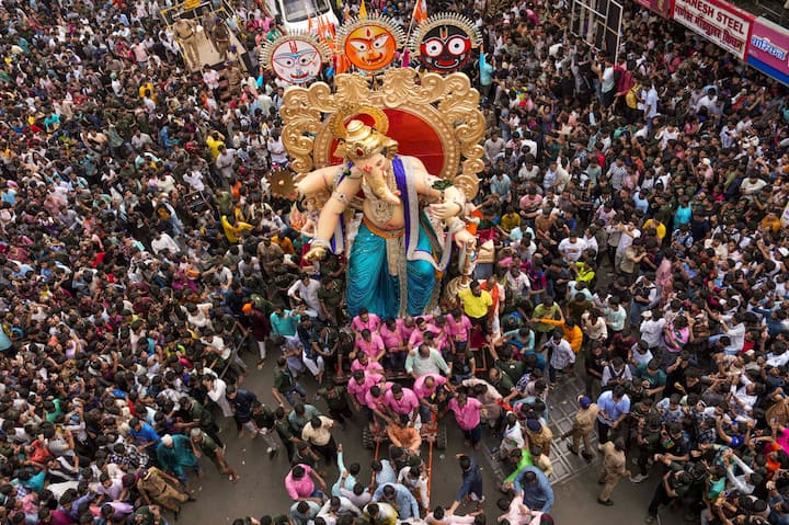 यंदा चिंचपोकळीच्या चिंतामणी चं 105 वं वर्ष आहे.