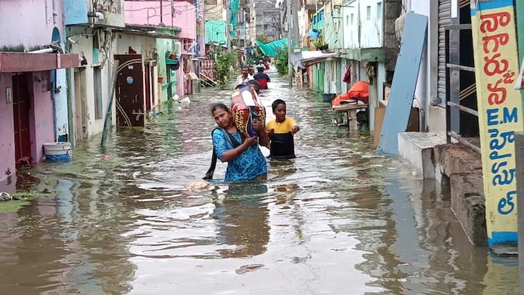 Vijayawada gets heavy rain fall of 29 centimeters in last 25 years Vijayawada Rains: భారీ వర్షాలకు విజయవాడ విలవిల, ఒక్కరోజులోనే పాతికేళ్ల రికార్డు వర్షపాతం!