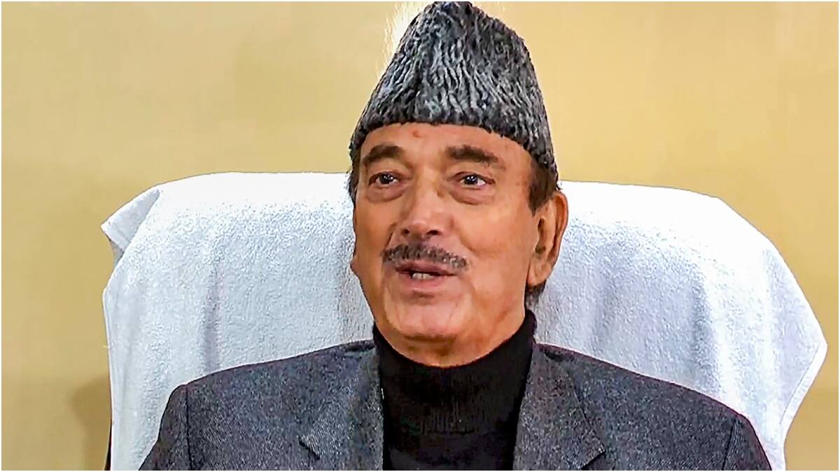 जम्मू-कश्मीर में DPAP को बड़ा झटका! गुलाम नबी आजाद के प्रचार से हटते ही 4 प्रत्याशियों ने वापस लिया नामांकन