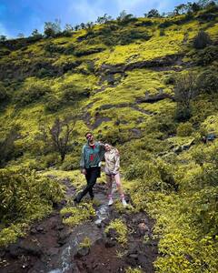 रोमांटिक मौसम में पति विक्की संग नॉटी हुईं अंकिता लोखंडे, कपल के वेकेशन से सामने आईं खूबसूरत तस्वीरें