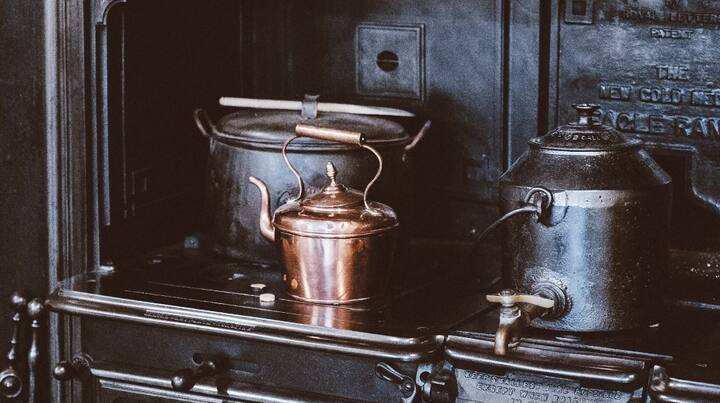 உடலின் உட்புறத்தில் உள்ள உறுப்புக்கள் ஆரோக்கியமாக வைத்துக் கொள்ள காப்பர் பாத்திரத்தில் தண்ணீர் குடிக்கலாம்.