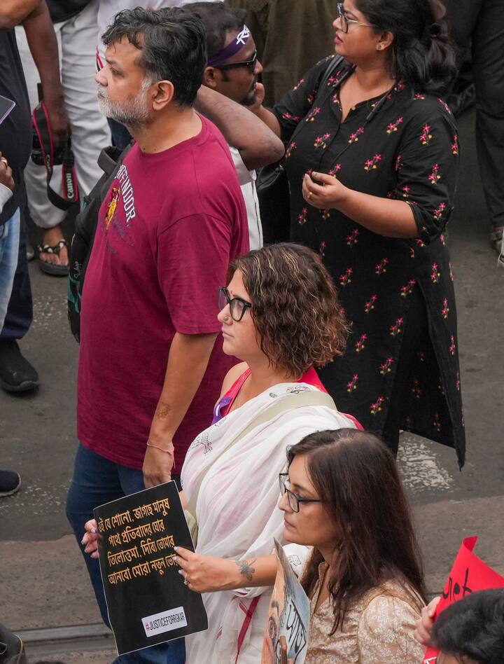 एक रैली का आयोजन रामकृष्ण मिशन की ओर से संचालित शैक्षणिक संस्थानों के पूर्व छात्रों ने किया गया था, जबकि दूसरी रैली में एक प्रसिद्ध कॉन्वेंट स्कूल के छात्र और पूर्व छात्र शामिल थे, दोनों ने ट्रेनी डॉक्टर के लिए न्याय की मांग की. कॉलेज स्क्वायर से शुरू हुई इस विशाल रैली में, सेन ने स्वस्तिका मुखर्जी, सुदीप्त चक्रवर्ती, चैती घोषाल, सोहिनी सरकार और अन्य साथी कलाकारों के साथ सेंट्रल एवेन्यू में मार्च किया और स्नातकोत्तर प्रशिक्षु डॉक्टर के लिए न्याय की मांग की.