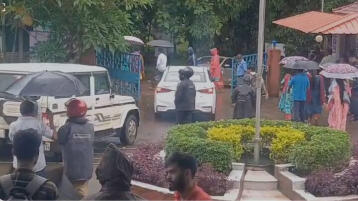 Ratnagiri : जिल्हा बँक भरती प्रक्रियेच्या परिक्षेदरम्यान रत्नागिरीतील खेडमध्ये विद्यार्थ्यांचा गोंधळ पाहायला मिळालाय.