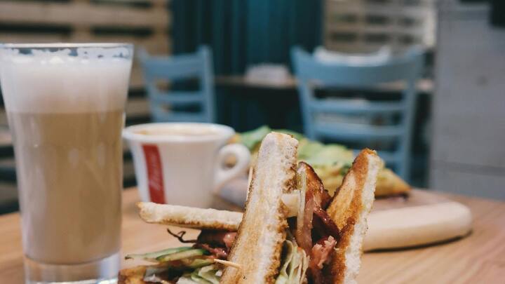 Creamy Juicy Mushroom Toastie: க்ரீமி ப்ரெட் டோஸ்ட் செய்முறையை இங்கே காணலாம்.