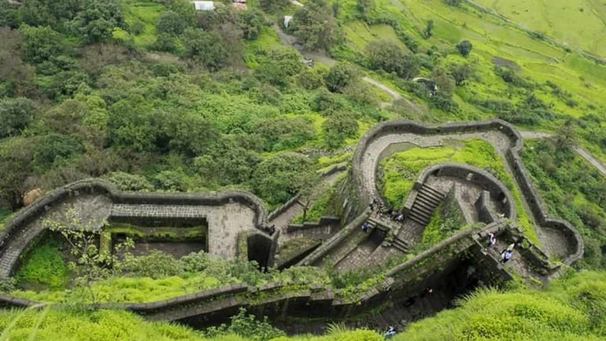 Monsoon Travel : गार वारा..पावसाच्या सरी... सिनेमातल्या गाण्यातील सीन अनुभवायचाय? लोणावळ्यात 'या' 3 ठिकाणांना भेट द्या...