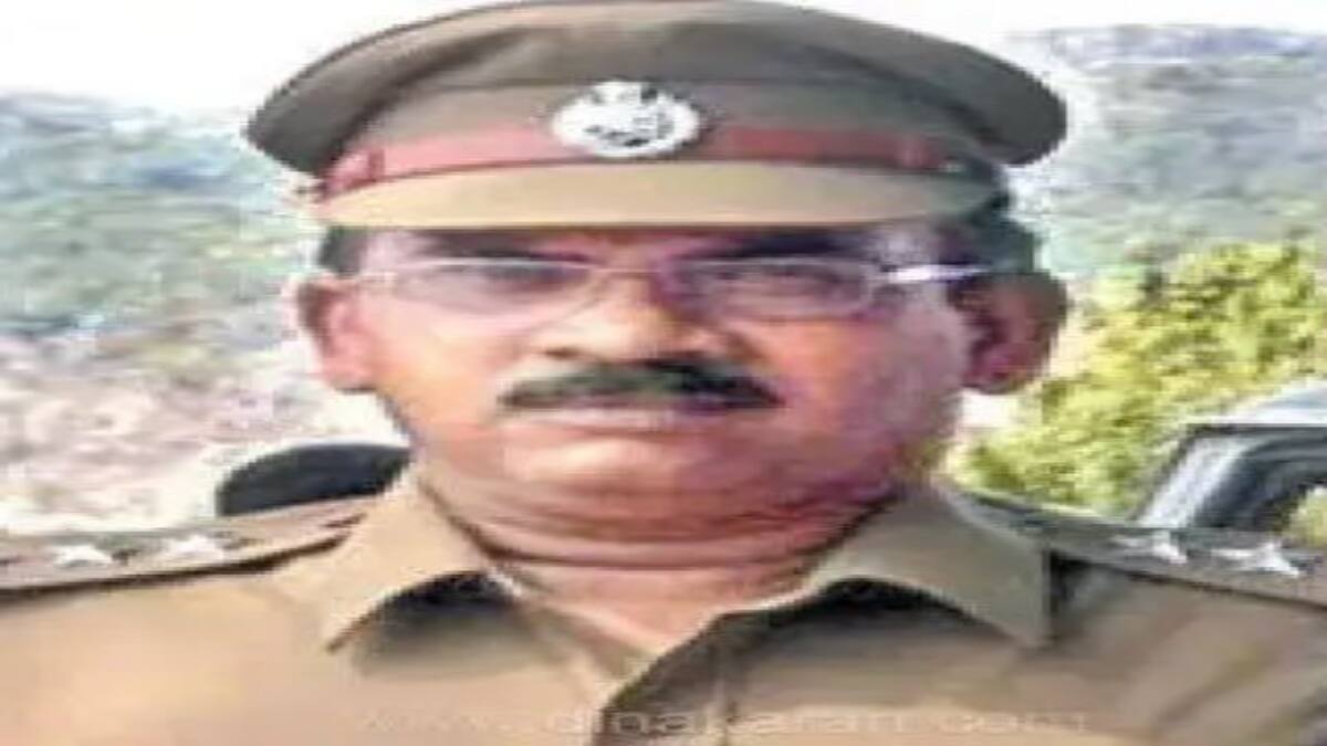 Crime : செம்மரக்கட்டைகளை கடத்திய வேலூர் கலால்துறை டிஎஸ்பி தங்கவேலு நிரந்தர பணிநீக்கம்