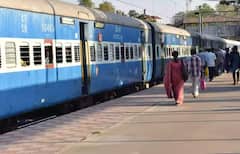 Railway Rules: ਰੇਲ 'ਚ ਰਾਤ ਨੂੰ 10 ਵਜੇ ਤੋਂ ਬਾਅਦ ਨਹੀਂ ਕਰ ਸਕਦੇ ਆਹ ਕੰਮ, ਜਾਣ ਲਓ ਆਪਣਾ ਅਧਿਕਾਰ