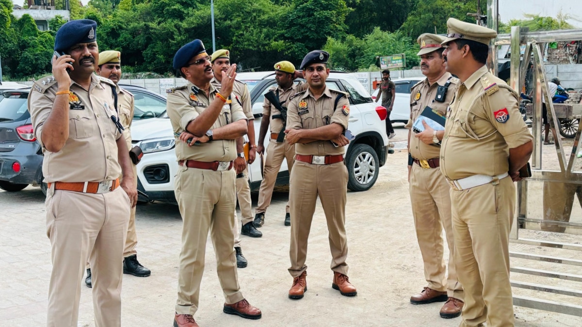 पुलिसकर्मियों को वेतन की भी नहीं चिंता, यूपी सरकार के आदेश के बावजूद नहीं दिया संपत्ति ब्यौरा