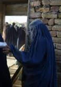 ਪਰ ਕੀ ਤੁਸੀਂ ਜਾਣਦੇ ਹੋ ਕਿ ਕੁਝ ਦੇਸ਼ਾਂ 'ਚ ਪੁਰਸ਼ਾਂ ਦੀ ਗਿਣਤੀ ਪਹਿਲਾਂ ਹੀ ਬਹੁਤ ਘੱਟ ਹੈ। ਇਹ ਜਾਣ ਕੇ ਤੁਹਾਨੂੰ ਹੈਰਾਨੀ ਜ਼ਰੂਰ ਹੋਈ ਹੋਵੇਗੀ, ਪਰ ਇਹ ਸੱਚ ਹੈ। ਦਰਅਸਲ, ਮਰਦਾਂ ਦੀ ਘਾਟ ਕਾਰਨ ਔਰਤਾਂ ਨੂੰ ਵਿਆਹ ਕਰਵਾਉਣ ਅਤੇ ਹੋਰ ਕੰਮ ਕਰਨ ਵਿੱਚ ਕਾਫੀ ਦਿੱਕਤਾਂ ਦਾ ਸਾਹਮਣਾ ਕਰਨਾ ਪੈਂਦਾ ਹੈ। ਆਓ ਤੁਹਾਨੂੰ ਦੱਸਦੇ ਹਾਂ ਕਿ ਮਰਦਾਂ ਦੀ ਘੱਟ ਆਬਾਦੀ ਵਾਲੇ ਦੇਸ਼ ਕਿਹੜੇ ਹਨ ਅਤੇ ਅਜਿਹੀ ਸਥਿਤੀ ਕਿਵੇਂ ਪੈਦਾ ਹੋਈ?