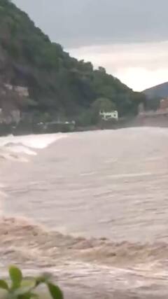 Andhra Pradesh: भारी बारिश से ओवरफ्लो हो गया पुलिचिंतला बांध | Vijayawada | ABP Shorts