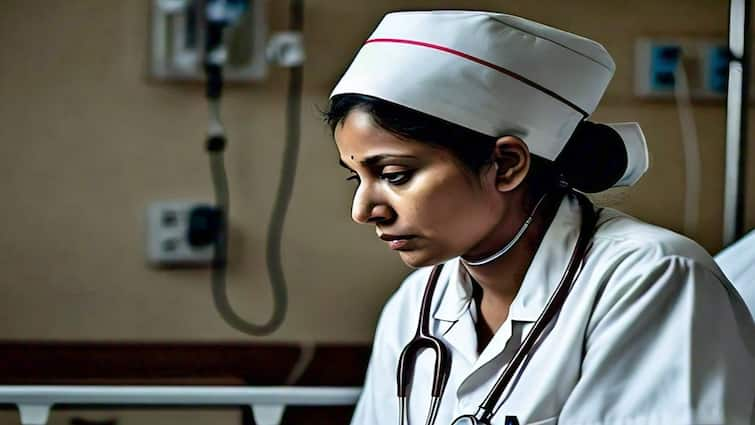 West Bengal Nurse Molested By Patient During Night Shift At Hospital sparks tension across state நர்ஸை தகாத இடத்தில் தொட்ட பேஷண்ட்.. மேற்குவங்கத்தில் மீண்டும் ஷாக்.. இதுக்கு தீர்வே இல்லையா?