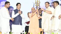 एक दिवसीय दौरे पर वाराणसी पहुंचे CM योगी आदित्यनाथ, काशी विश्वनाथ मंदिर में किए दर्शन