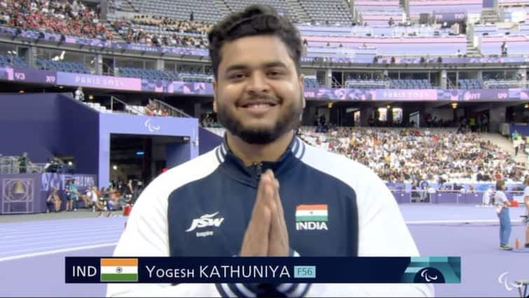 Yogesh Kathuniya wins silver medal in men discus throw event at paris paralympics 2024 Paris Paralympics 2024: पेरिस पैरालंपिक में देश को मिला 8वां मेडल, योगेश कथुनिया ने डिस्कस थ्रो में जीता सिल्वर