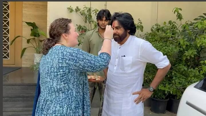 इसके बाद एक्टर की लाइफ में रूसी मॉडल अन्ना लेजनेवा आई. जिनसे एक बार फिर उन्हें प्यार हुआ और दोनों ने शादी कर ली. आज ये कपल हैप्पी मैरिड लाइफ जी रहा है.