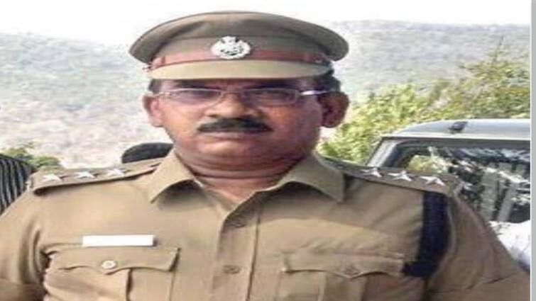 Vellore Excise DSP who smuggled red sandalwood blocks permanently dismissed Crime : செம்மரக்கட்டைகளை  கடத்திய  வேலூர் கலால்துறை டிஎஸ்பி  தங்கவேலு நிரந்தர பணிநீக்கம்
