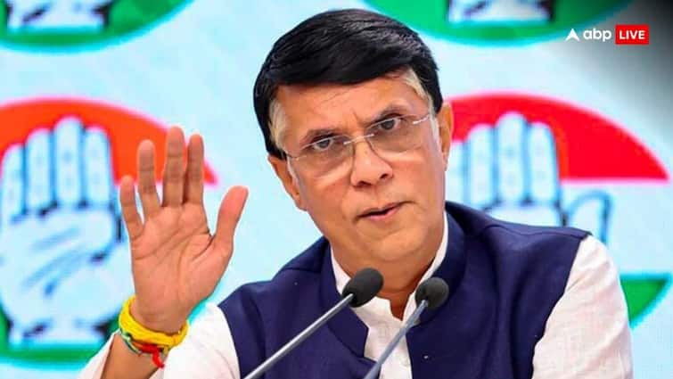 Congress Leader Pawan Khera press conference he attacked pm narendra modi also exposed sebi chief appointment and salary पवन खेड़ा का SEBI चीफ पर आरोप, 'नियमों को ताक पर रखकर तीन जगह से ले रहीं सैलरी'