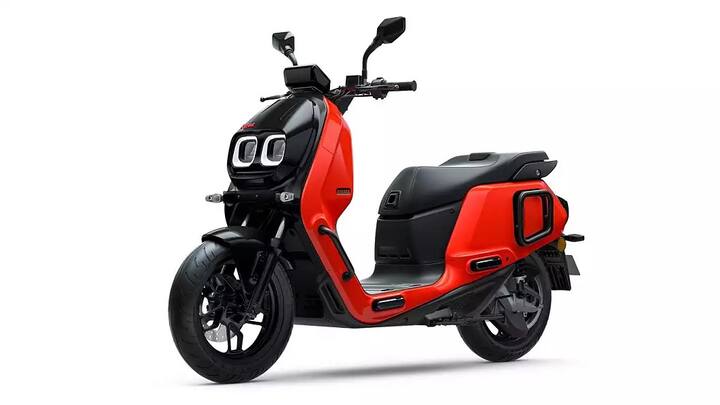 ரிவர் இண்டி ஸ்கூட்டர் 43 லிட்டர் அளவிலான அண்டர் சீட் சேமிப்பு வசதியை கொண்டுள்ளது