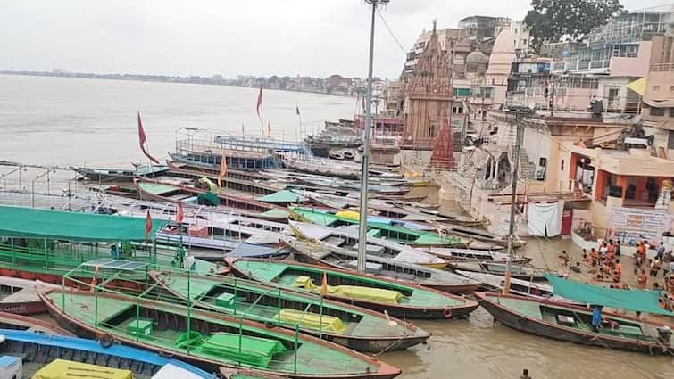 Preparation to run electric boat in Varanasi Will be operational from October ann वाराणसी के घाटों पर इलेक्ट्रिक बोट चलाने की तैयारी, धार्मिक पर्यटन को मिलेगा बढ़ावा