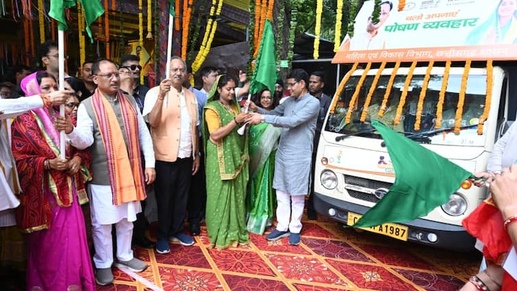 Chhattisgarh CM Vishnu Deo Sai flagged off Nutrition chariot Said government serious for healthy ANN कुपोषण मुक्त छत्तीसगढ़ बनाने की पहल, CM विष्णुदेव साय ने सुपोषण रथ को रवाना कर जनता से किया ये वादा