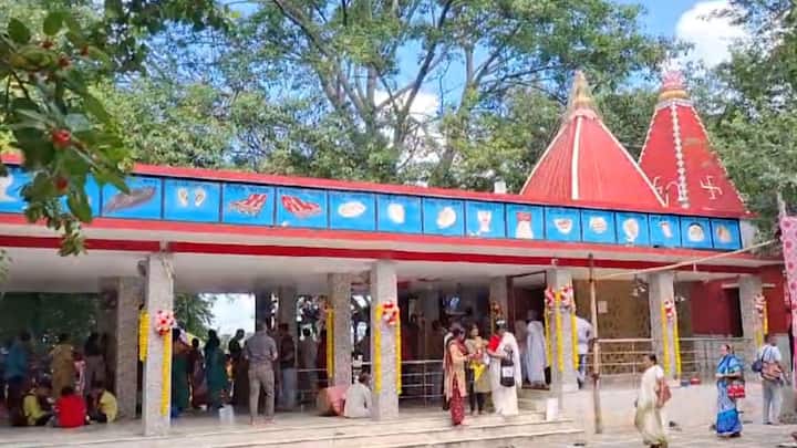 মহাপীঠ তারাপীঠের মতোই বোলপুরের কঙ্কালীতলা সতীপীঠ। অমাবস্যার বিশেষ তিথি কৌশিকী অমাবস্যাকে ঘিরে সেজে উঠেছে কঙ্কালীতলা।