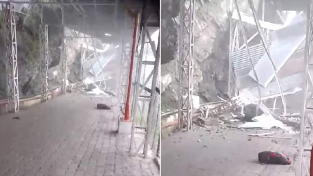 Jammu and Kashmir Mata Vaishno Devi Yatra stopped due to landslide Three pilgrims dead Jammu Kashmir: వైష్ణో దేవి యాత్ర మార్గంలో విరిగిపడ్డ కొండచరియలు, ముగ్గురు మృతి