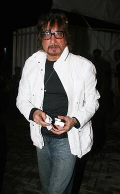 इन फिल्मों में Shakti Kapoor ने लिया था अजब-गजब अवतार, कभी खूब हंसाया तो कभी खूब डराया