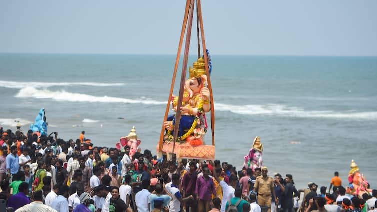 Maharashtra Ganesh Chaturthi Ganesh Immersion Thane Introduces Mobile Water Tank Vehicles Thane Introduces Mobile Water Tank Vehicles For Ganesh Idol Immersion To Ease Crowding