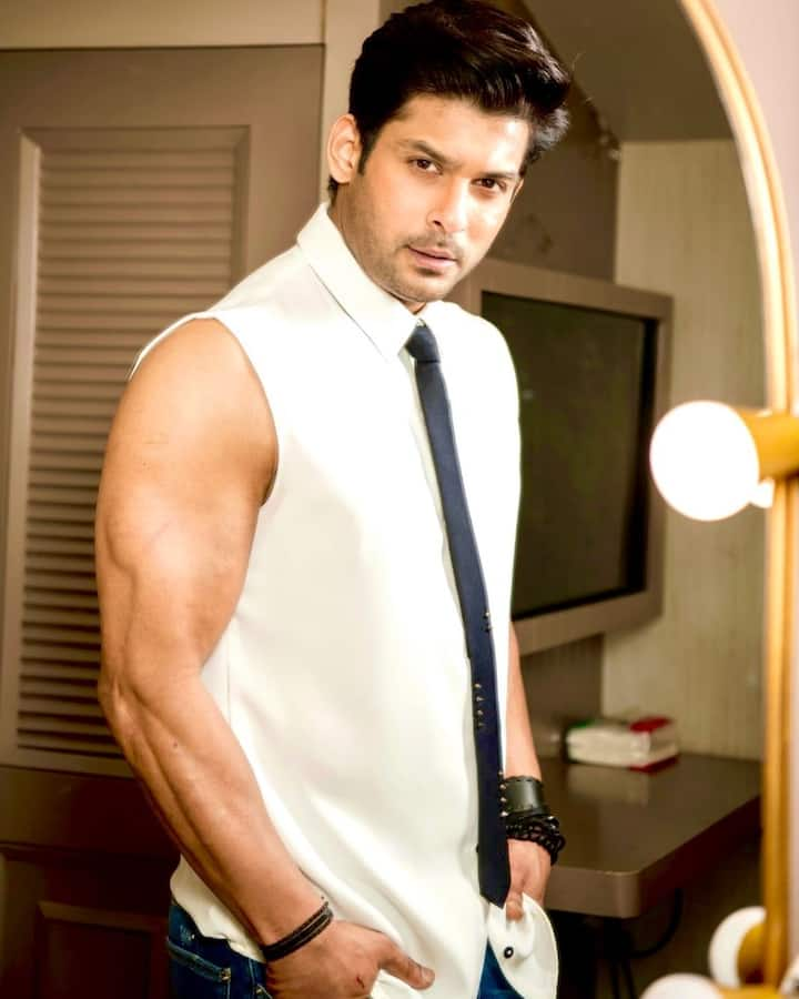 Soon after this, Siddharth Shukla was admitted to a hospital in Mumbai. But the doctors declared him dead.