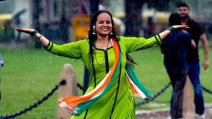 भारत मौसम विज्ञान विभाग (आईएमडी) ने बताया कि सुबह साढ़े आठ बजे आर्द्रता का स्तर 84 प्रतिशत दर्ज किया गया.