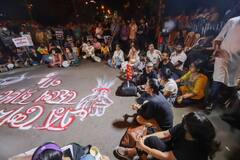 ফের 'রাত দখল', গান-স্লোগান-আন্দোলনে 'বিনিদ্র' ধর্মতলা, রাজপথে প্রতিবাদের ঢেউ