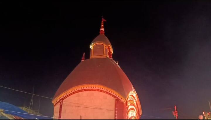 আজ কৌশিকী অমাবস্যা। তারাপীঠে তারা মায়ের বিশেষ পূজার আয়োজন করা হয়েছে।