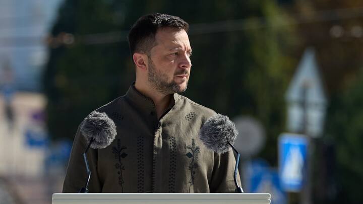 यूक्रेन की चाहत है कि अब अमेरिका उसे रूस की एयरफील्ड्स और बेस पर हमला करने की इजाजत दे. यही कारण है कि यूक्रेनी डेलिगेशन अब अमेरिका के सीनियर अधिकारियों के साथ बातचीत में लगे हुए हैं.