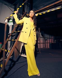 Karisma Kapoor Brings The Sunshine To Our Screens In Yellow Jumpsuit, PICS