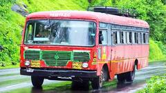 गणपतीसाठी कोकणात जाणाऱ्या चाकरमान्यांची पहिली पसंती एसटीला,  4953 बसेस फुल्ल