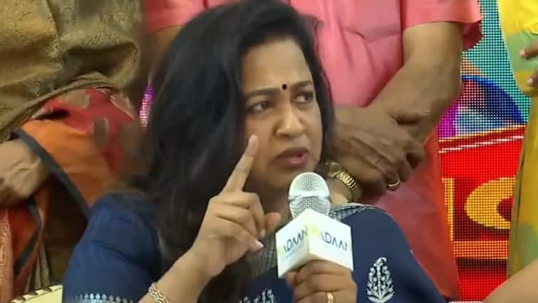 Actress Radhika Sarathkumar angry press meet regarding hema committee Radhika Sarathkumar: ஷூட்டிங்கில் இப்படி நடந்ததா..? - ராதிகாவிடம் மோகன்லால் பேசியது என்ன?