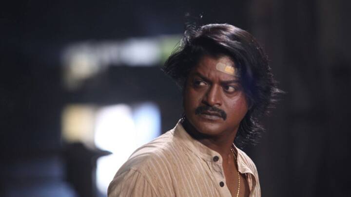 ஏப்ரல் மாதத்தில் படத்தில் சிறிய கதாபாத்திரம் மூலம் தமிழ் சினிமாவில் அறிமுகமானவர் டேனியல் பாலாஜி. அதன் பிறகு கிடைத்த வாய்ப்பை பயன்படுத்திக் கொண்டு காக்க காக்க, வேட்டையாடு விளையாடு, பொல்லாதவன், வடசென்னை என பல ஹிட் படங்களில் நடித்திருந்தார்.