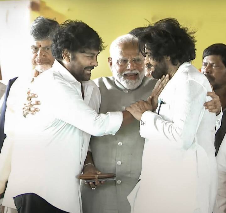 अगर आप नहीं समझे तो बता दें कि ये सालों साउथ सिनेमा पर राज करने वाले एक्टर पवन कल्याण हैं. जो अब एक्टिंग के बाद राजनीति में अपना दबदबा बनाए हुए हैं.