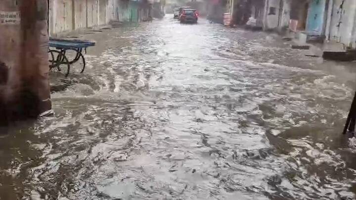 રાજ્યમાં સવારે 6થી 10માં 72 તાલુકામાં વરસાદ વરસ્યો હતો. ડાંગના વઘઈમાં સૌથી વધુ છ ઈંચ વરસાદ વરસ્યો હતો. તાપીના ઉચ્છલમાં સાડા ત્રણ ઈંચ, ડાંગના આહવામાં સવા ત્રણ ઈંચ, તાપીના ડોલવણમાં બે ઈંચ, મહિસાગરના લુણાવાડામાં બે ઈંચ, નવસારીના વાંસદામાં બે ઈંચ, પંચમહાલના મોરવા હડફમાં પોણા બે ઈંચ, દાહોદના ઝાલોદ અને ડાંગના સુબીરમાં પોણા બે ઈંચ, દાહોદના ફતેપુરા અને તાપીના સોનગઢમાં દોઢ-દોઢ ઈંચ, પાવી જેતપુર અને લીમખેડામાં દોઢ-દોઢ ઈંચ, ગરૂડેશ્વર અને કડાણામાં સવા-સવા ઈંચ, દેવગઢ બારિયા, તિલકવાડા, બોડેલી, જાંબુઘોડા, સંતરામપુરમાં એક-એક ઈંચ વરસાદ વરસ્યો હતો.