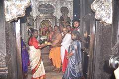 राष्ट्रपती द्रौपदी मुर्मू करवीर निवासिनी श्री अंबाबाई देवीच्या दर्शनाला; केली विधिवत पूजा