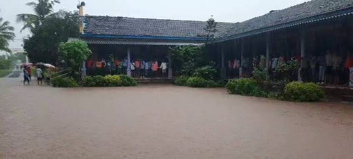 મહુવા નજીકની નદીના જળસ્તરમાં વધારો થયો છે, અને મહુવાની ઓલણ નદીની સપાટીમાં પણ વધારો નોંધાયો છે, જેના કારણે મહુવાથી અનાવલને જોડતા માર્ગ પર પાણી ફરી વળ્યાં છે.