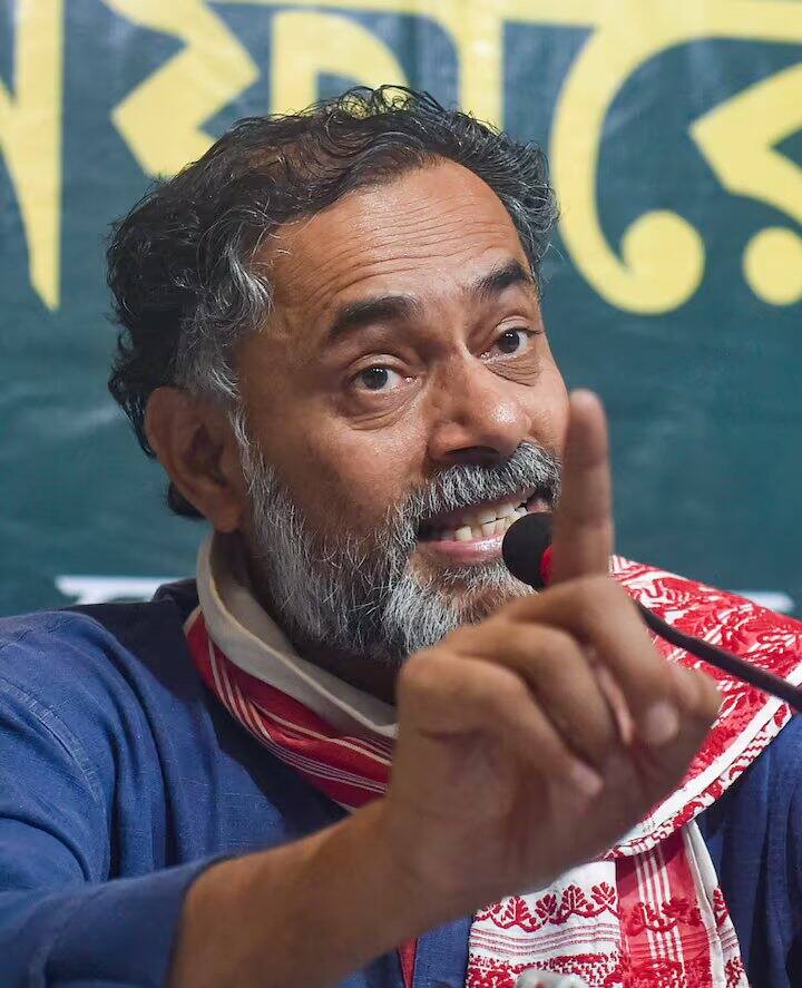લાઇવ ટીવી શોમાં ભાર મૂકી યોગેન્દ્ર યાદવે જણાવ્યું કે બિહારમાં ઉલટફેર શક્ય છે, આ સંભાવનાને નકારી ન શકાય.