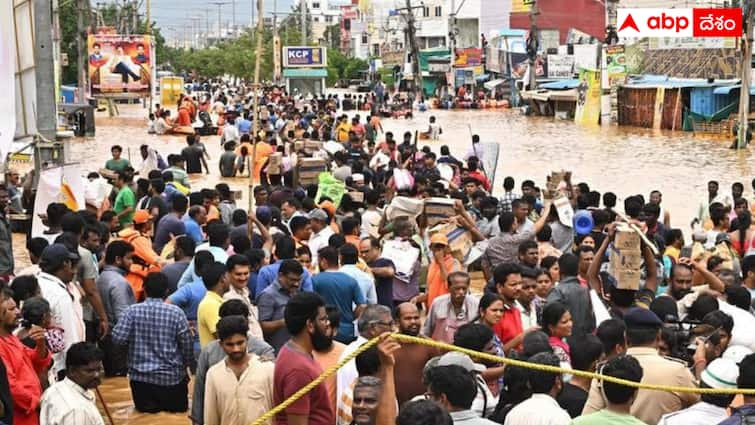 While there are some who help the Vijayawada flood victims  there are some who loot them Floods Humanity : మనుషుల్లో రెండే రకాలు  - మానవత్వం ఉన్నవాళ్లు, లేని వాళ్లు - బెజవాడ వరదల్లో అందరికీ కనిపించారు !